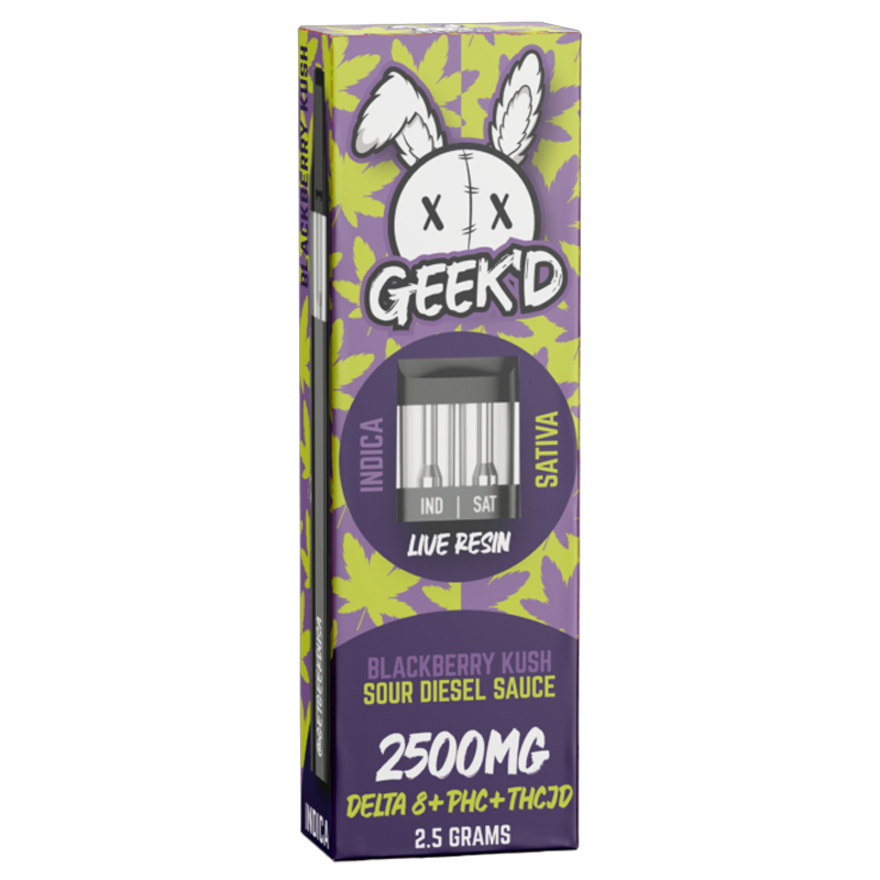 Blackberry Kush / Sour Diesel Sauce: Geek'd Extracts 2-in-1 Disposable with Blackberry Kush (Indica) and Sour Diesel (Sativa) Sauce, offering a balanced and dynamic vaping experience.